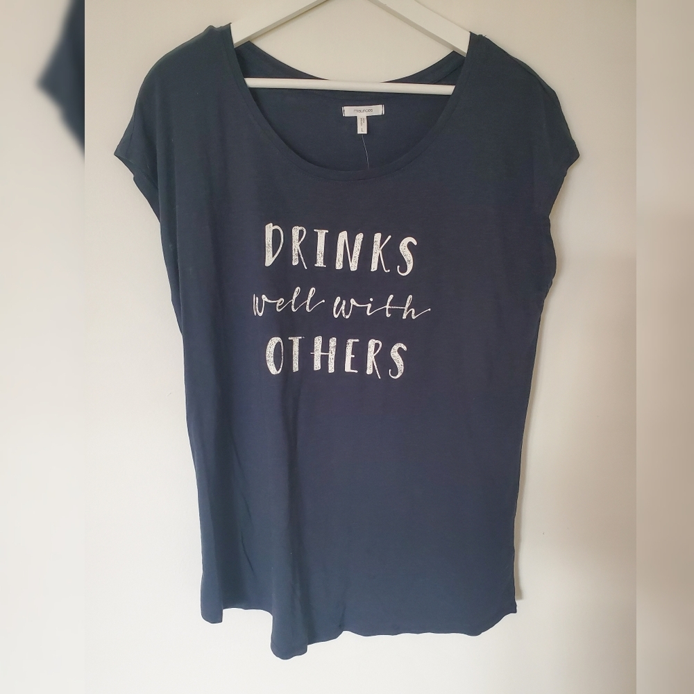 🆕️ w/ tags Maurices "Drinks well with others" Tee